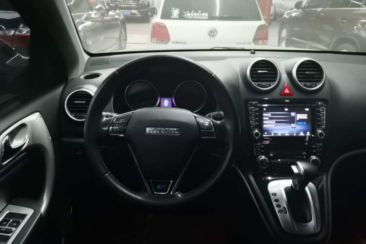 Used Haval H6 2013 Upgraded Model 2.4L Automatic Two-Wheel Drive Elite Version Steering Wheel