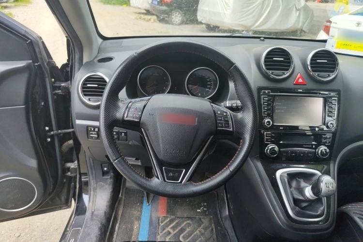 Used Haval H6 2013 Upgraded Model 1.5T Manual Two-Wheel Drive Elite Version Steering Wheel