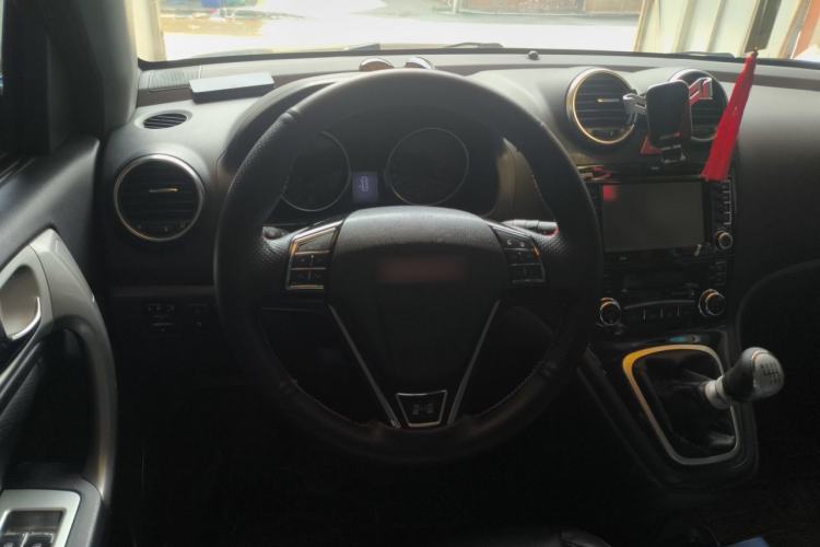Used Haval H6 2013 Upgraded Model 1.5T Manual Two-Wheel Drive Elite Version Steering Wheel