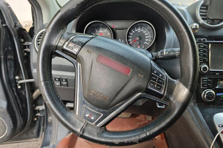 Used Haval H6 2013 Upgraded Model 2.4L Automatic Two-Wheel Drive Elite Version Steering Wheel