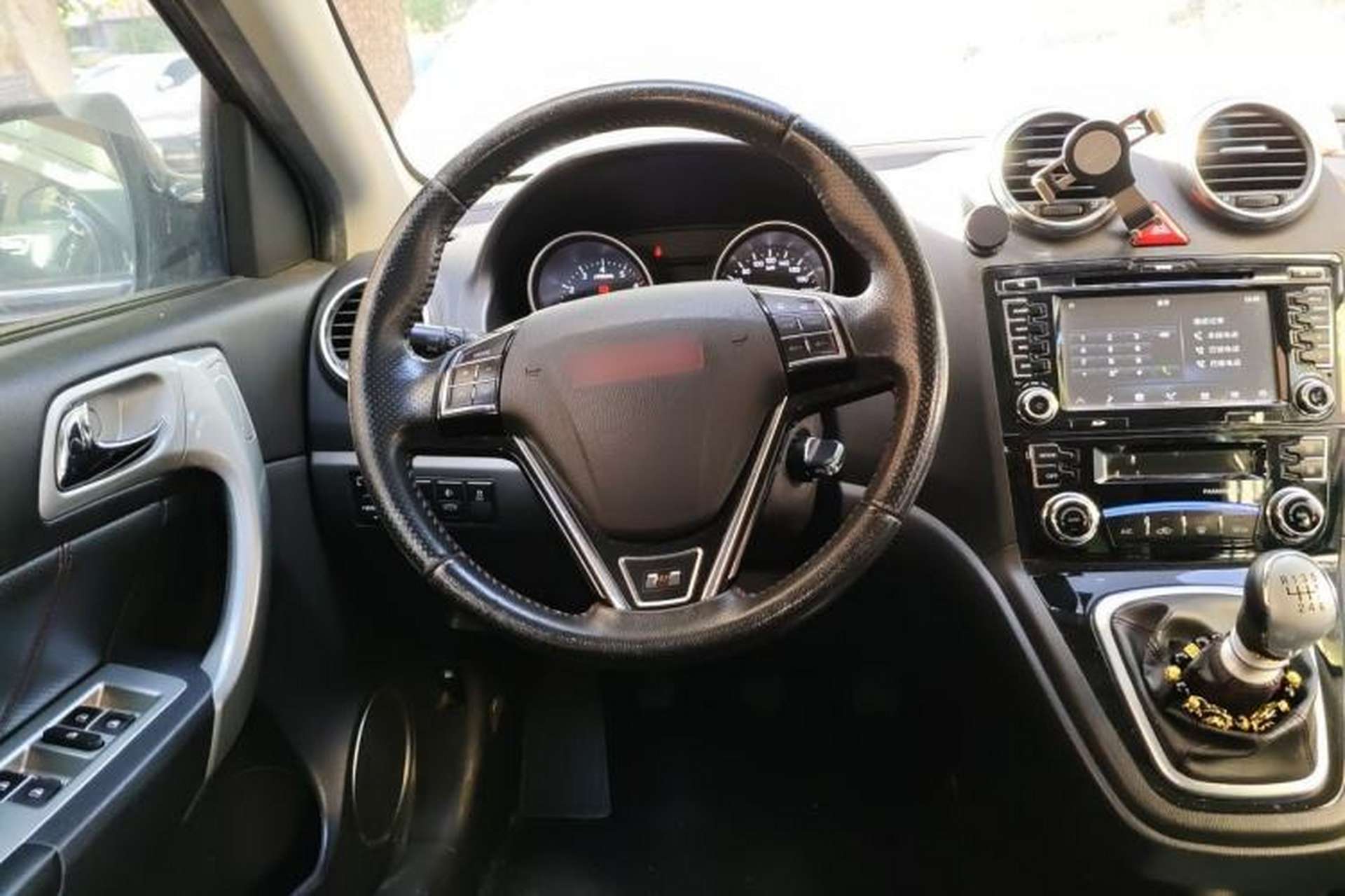 Used Haval H6 2013 Upgraded Model 1.5T Manual Two-Wheel Drive Elite Version Steering Wheel