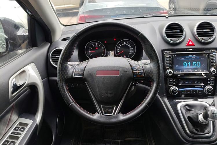Used Haval H6 2013 Upgraded Model 1.5T Manual Two-Wheel Drive Elite Version Steering Wheel