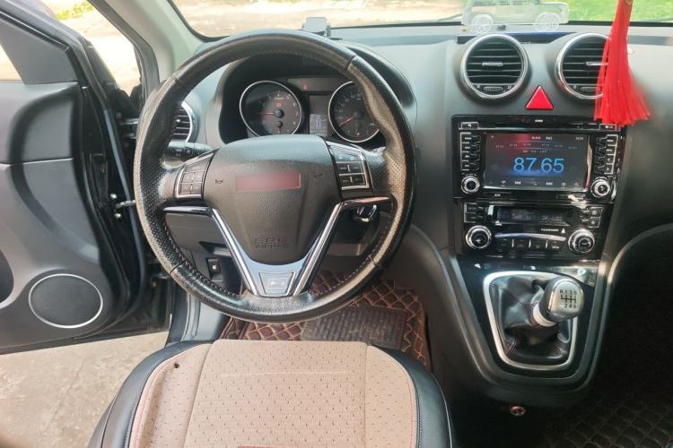 Used Haval H6 2013 Upgraded Model 1.5T Manual Two-Wheel Drive Urban Version Steering Wheel