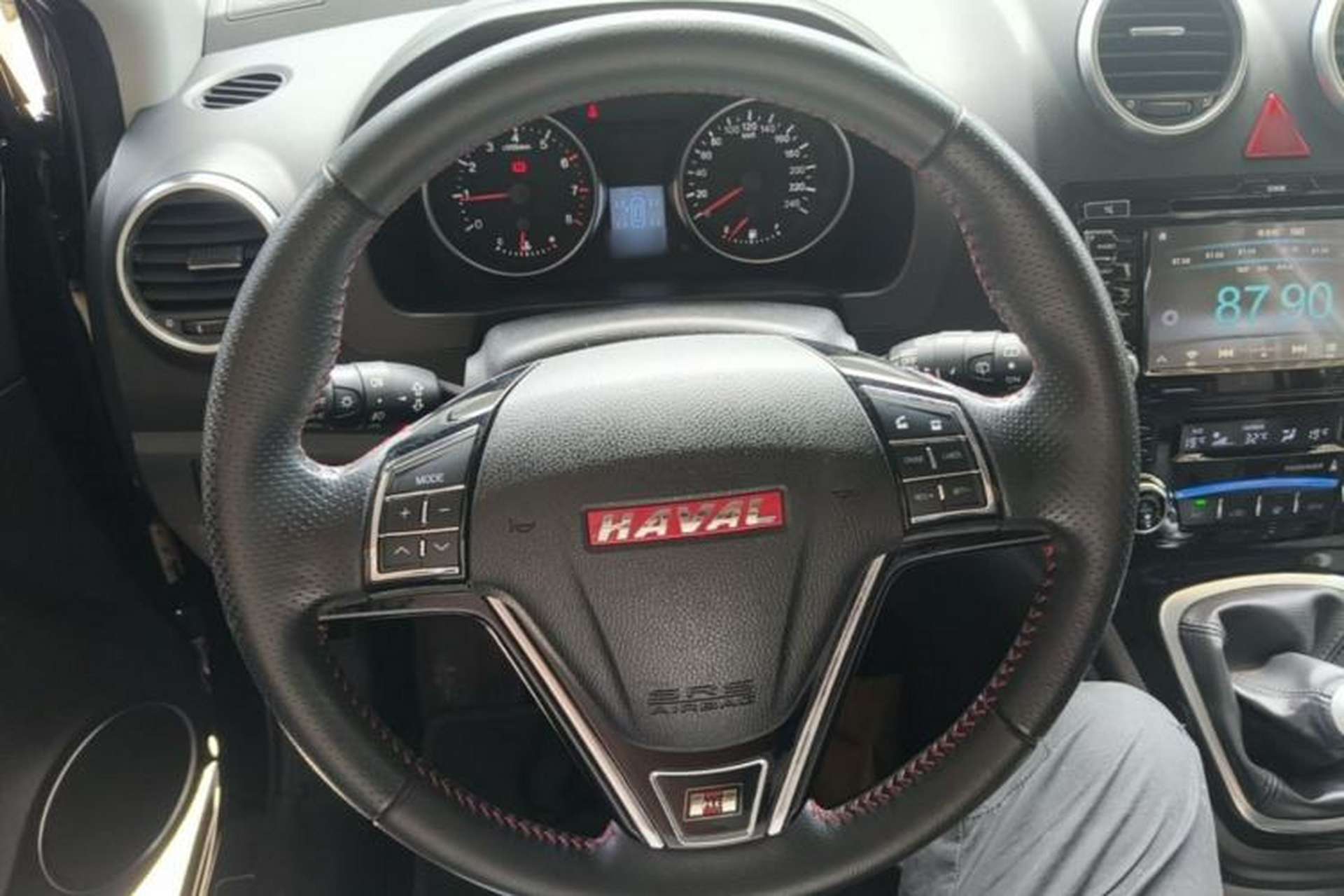 Used Haval H6 2013 Upgraded Model 1.5T Manual Two-Wheel Drive Elite Version Steering Wheel