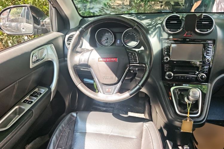 Used Haval H6 2013 Upgraded Model 1.5T Manual Two-Wheel Drive Elite Version Steering Wheel