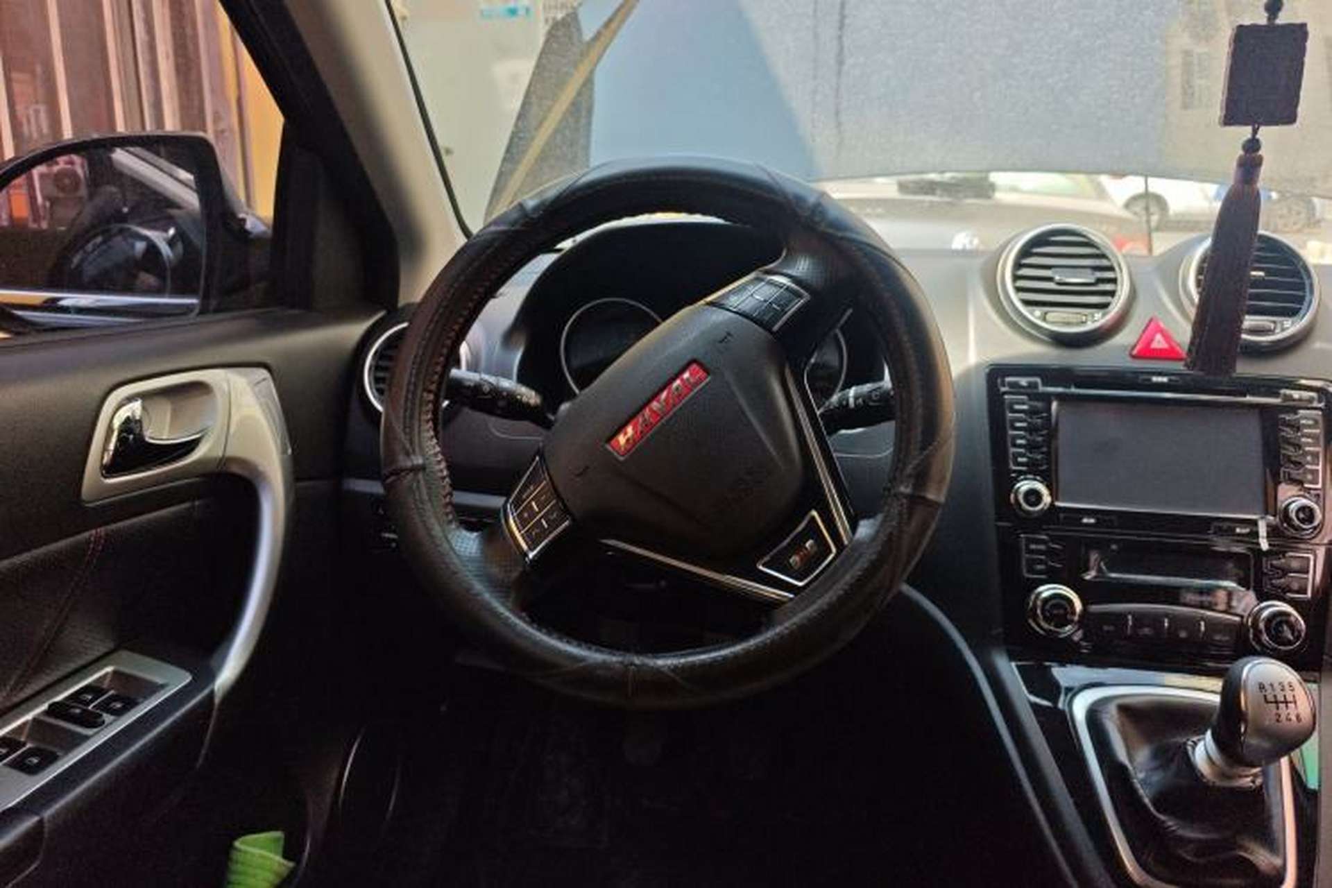 Used Haval H6 2013 Upgraded Model 1.5T Manual Two-Wheel Drive Elite Version Steering Wheel