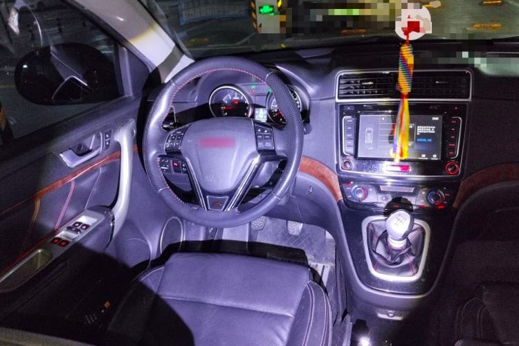 Used Haval H6 2013 Sport Edition 1.5T Manual Two-Wheel Drive Prestige Model Steering Wheel