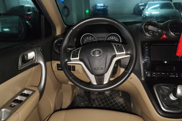 Used Haval H6 2013 Upgraded Model 1.5T Manual Two-Wheel Drive Elite Version Steering Wheel