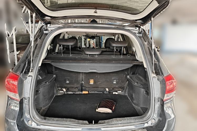 Used Haval H6 2013 Upgraded Model 1.5T Manual Two-Wheel Drive Elite Version Trunk