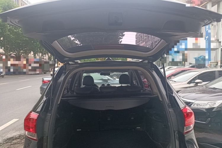 Used Haval H6 2013 Upgraded Model 2.4L Automatic Two-Wheel Drive Elite Version Trunk