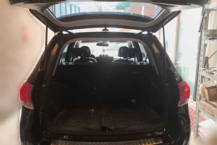 Used Haval H6 2013 Upgraded Model 1.5T Manual Two-Wheel Drive Elite Version Trunk