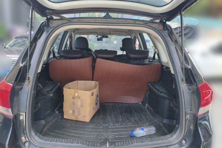 Used Haval H6 2013 Upgraded Model 1.5T Manual 4x4 Elite Version Trunk