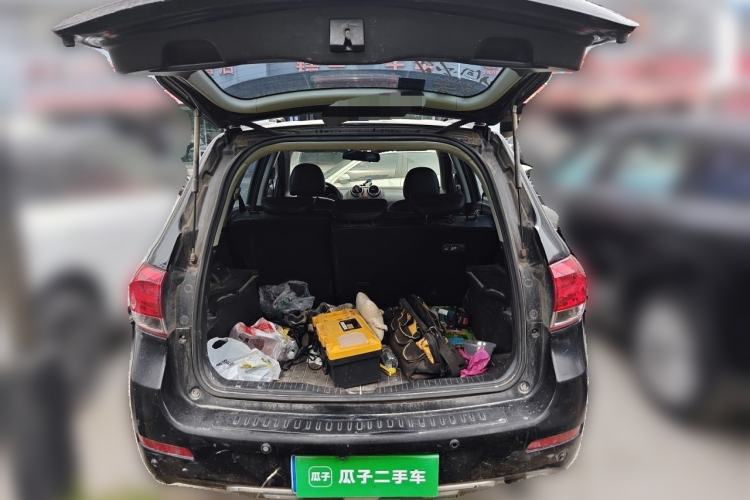 Used Haval H6 2013 Upgraded Model 2.4L Automatic Two-Wheel Drive Elite Version Trunk