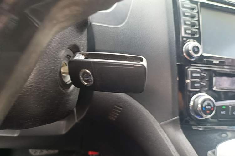 Used Haval H6 2013 Upgraded Model 2.4L Automatic Two-Wheel Drive Elite Version Vehicle Key