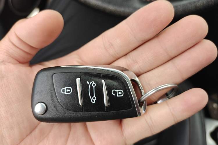 Used Haval H6 2013 Upgraded Model 2.4L Automatic Two-Wheel Drive Elite Version Vehicle Key