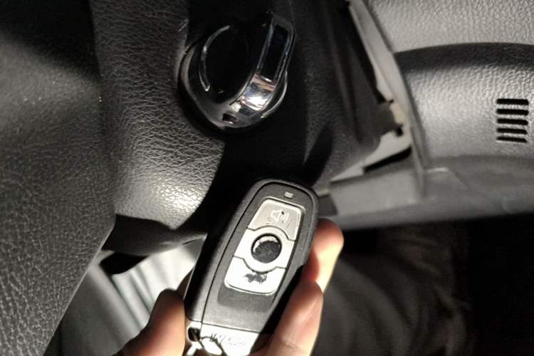 Used Haval H6 2013 Upgraded Model 1.5T Manual Two-Wheel Drive Elite Version Vehicle Key
