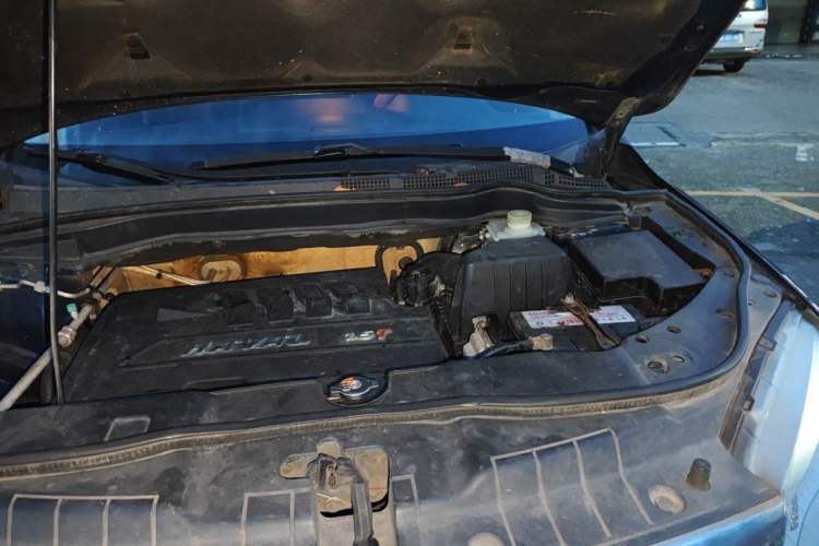 Used Haval H6 2013 Sport Edition 1.5T Manual Two-Wheel Drive Prestige Model Engine Bay Left