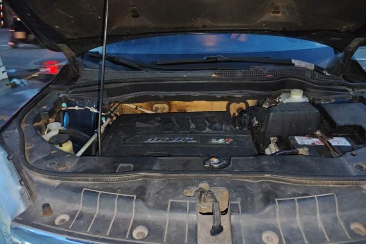 Used Haval H6 2013 Sport Edition 1.5T Manual Two-Wheel Drive Prestige Model Engine Bay Right