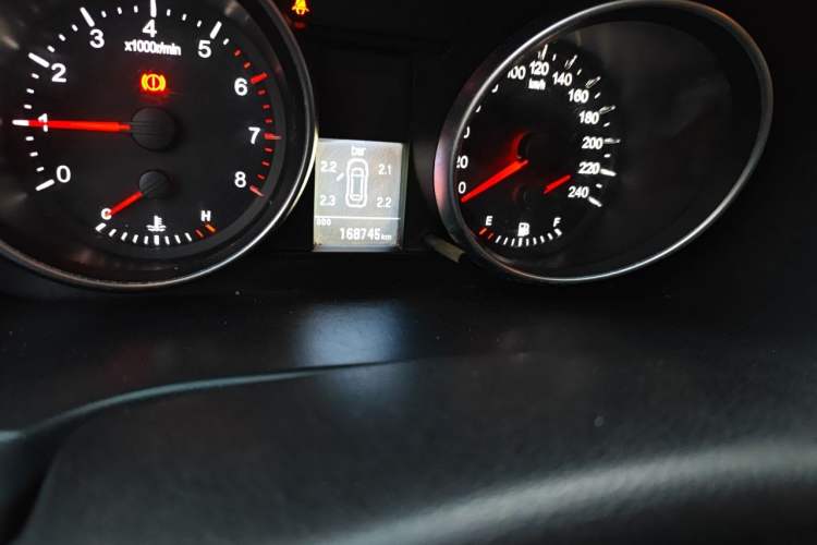 Used Haval H6 2013 Sport Edition 1.5T Manual Two-Wheel Drive Prestige Model Odometer Close Up