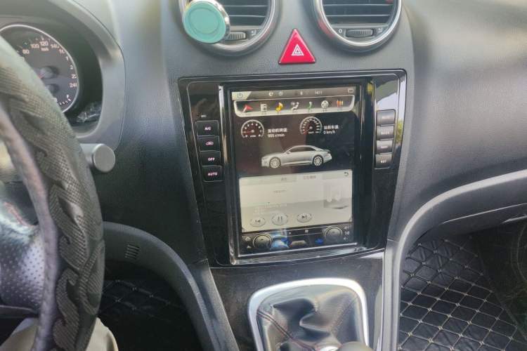 Used Haval H6 2013 Upgraded Model 1.5T Manual Two-Wheel Drive Elite Version Audio And AC Panel