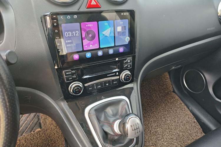 Used Haval H6 2013 Upgraded Model 1.5T Manual Two-Wheel Drive Elite Version Audio And AC Panel