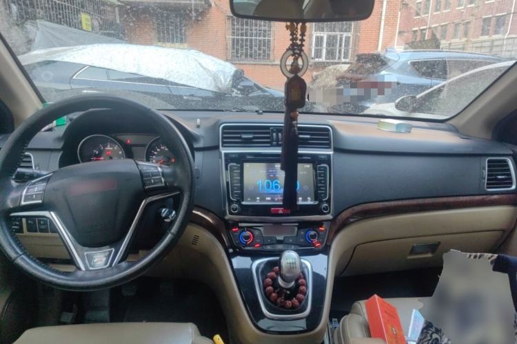 Used Haval H6 2013 Sport Edition 1.5T Manual Two-Wheel Drive Prestige Model Center Console