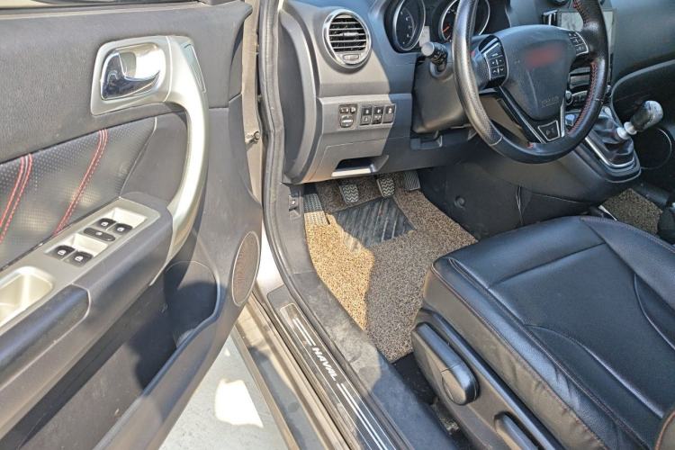 Used Haval H6 2013 Upgraded Model 1.5T Manual Two-Wheel Drive Elite Version Driver Seat