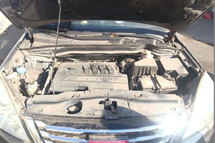 Used Haval H6 2013 Upgraded Model 1.5T Manual Two-Wheel Drive Elite Version Engine Bay