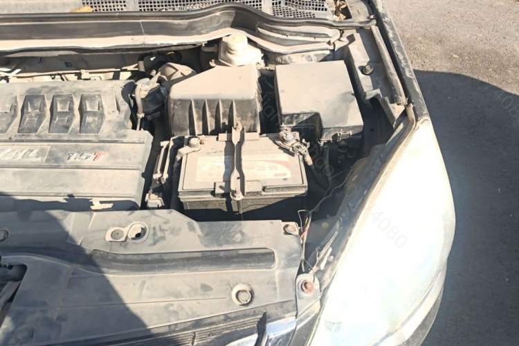 Used Haval H6 2013 Upgraded Model 1.5T Manual Two-Wheel Drive Elite Version Engine Bay Left