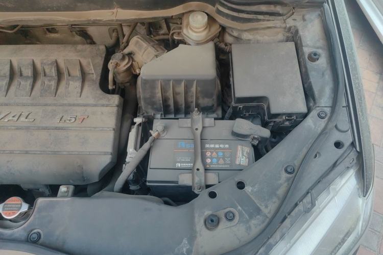 Used Haval H6 2013 Sport Edition 1.5T Manual Two-Wheel Drive Prestige Model Engine Bay Left