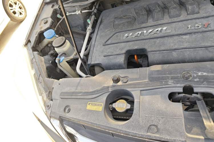 Used Haval H6 2013 Upgraded Model 1.5T Manual Two-Wheel Drive Elite Version Engine Bay Right