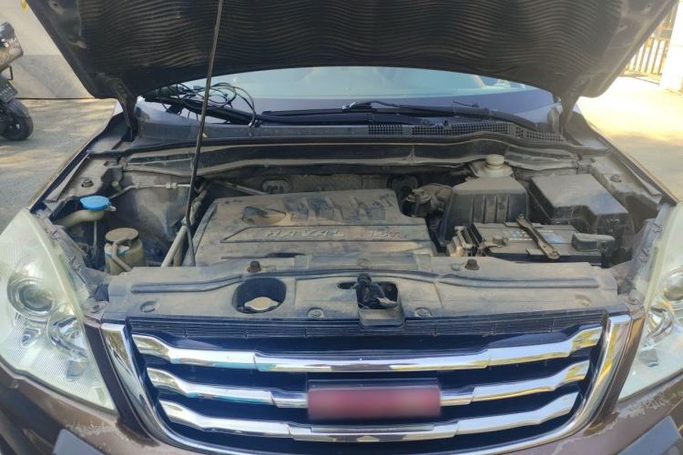 Used Haval H6 2013 Upgraded Model 1.5T Manual Two-Wheel Drive Elite Version Engine Bay