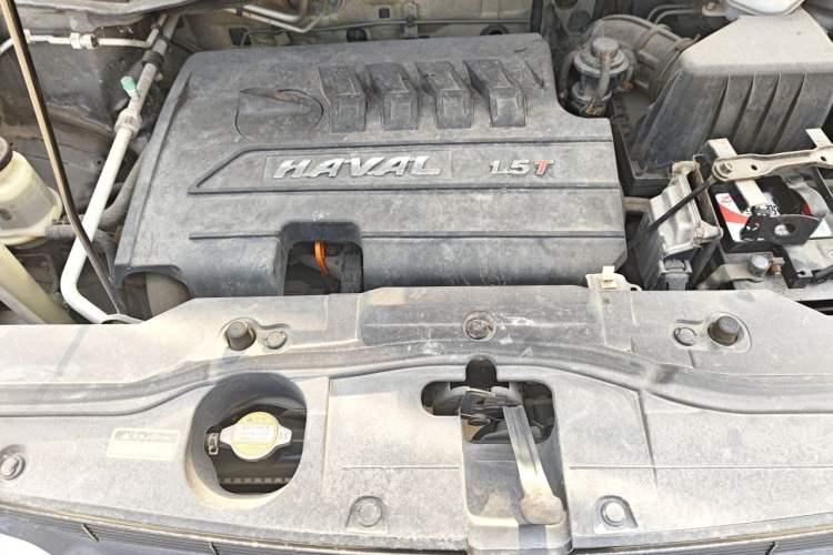 Used Haval H6 2013 Upgraded Model 1.5T Manual Two-Wheel Drive Elite Version Engine Bay