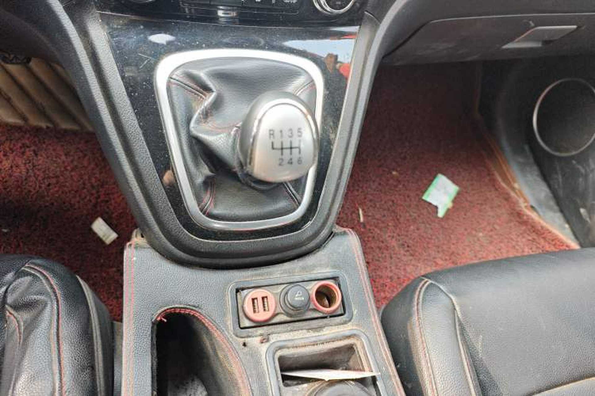 Used Haval H6 2013 Upgraded Model 1.5T Manual Two-Wheel Drive Elite Version Gear Lever