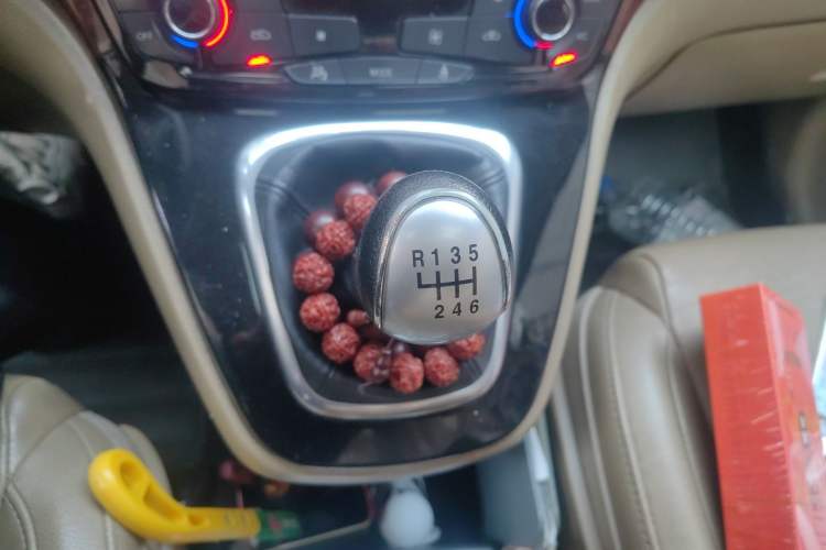 Used Haval H6 2013 Sport Edition 1.5T Manual Two-Wheel Drive Prestige Model Gear Lever