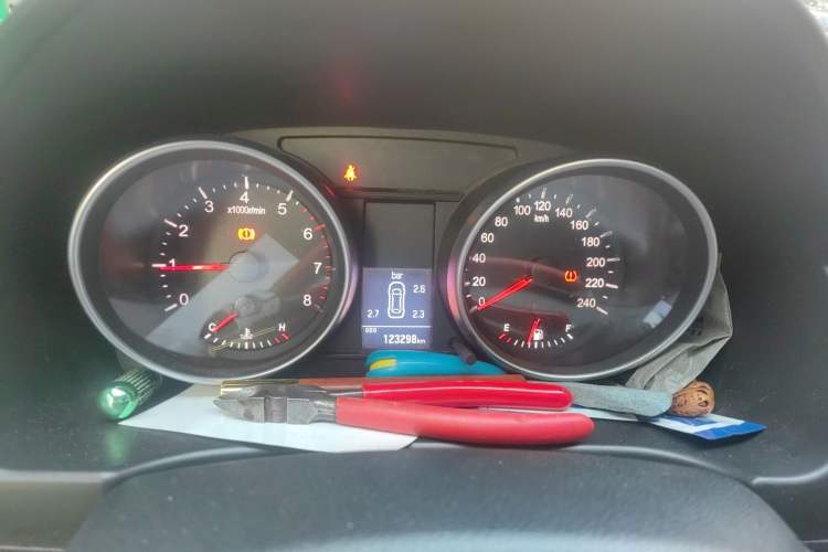 Used Haval H6 2013 Sport Edition 1.5T Manual Two-Wheel Drive Prestige Model Instrument Cluster