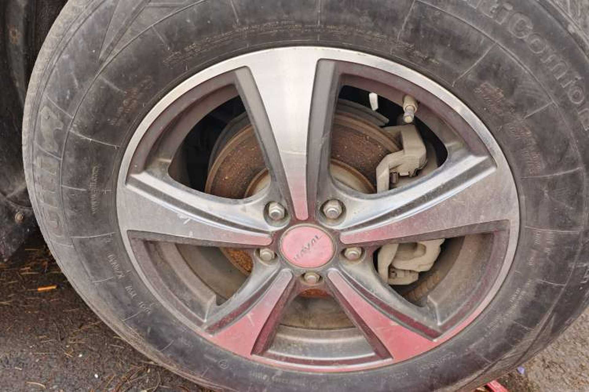 Used Haval H6 2013 Upgraded Model 1.5T Manual Two-Wheel Drive Elite Version Right Front Wheel Hub