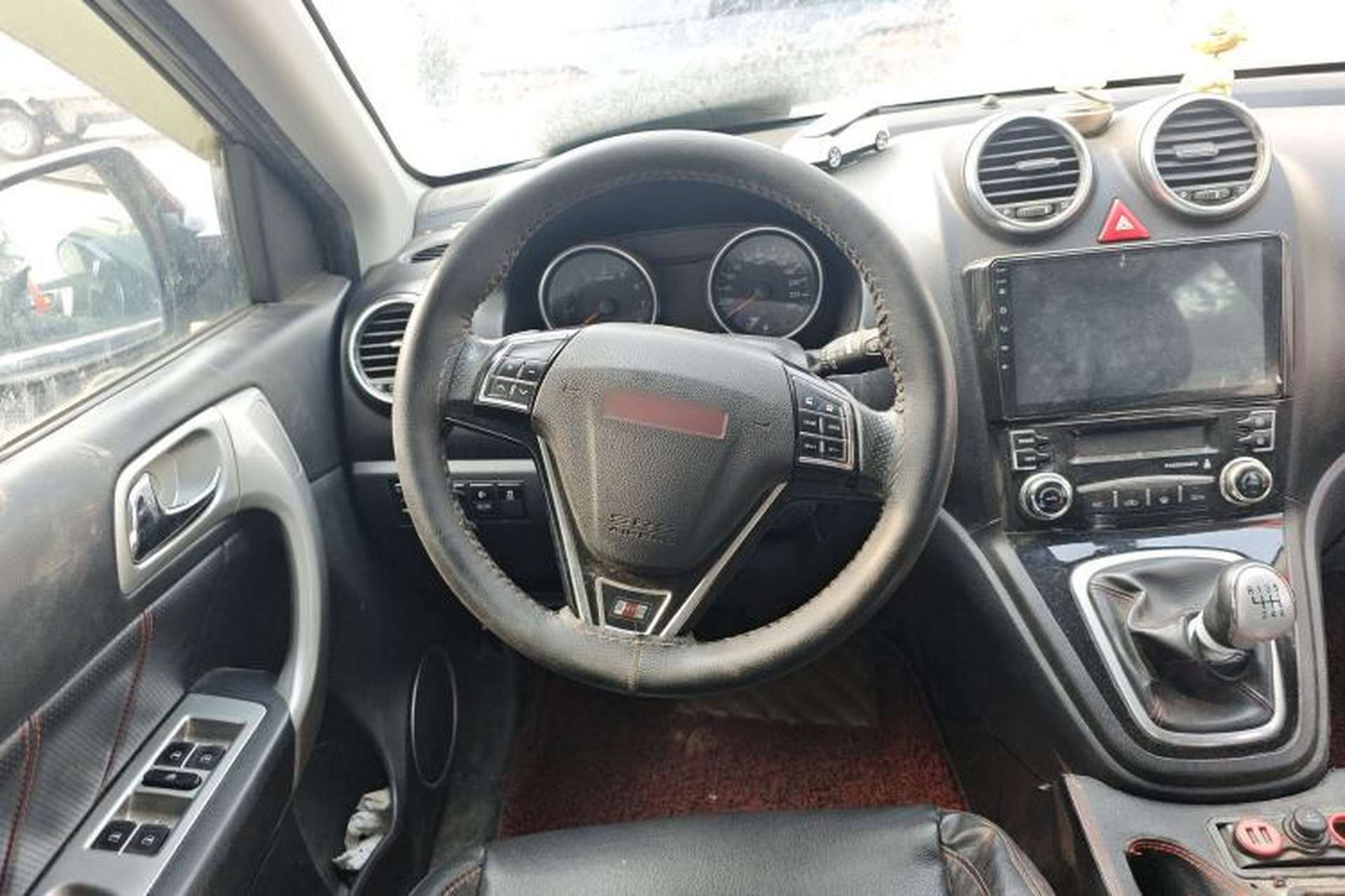 Used Haval H6 2013 Upgraded Model 1.5T Manual Two-Wheel Drive Elite Version Steering Wheel