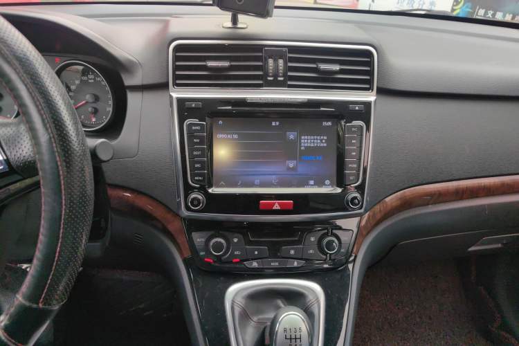 Used Haval H6 2013 Sport Edition 1.5T Manual Two-Wheel Drive Prestige Model Audio And AC Panel