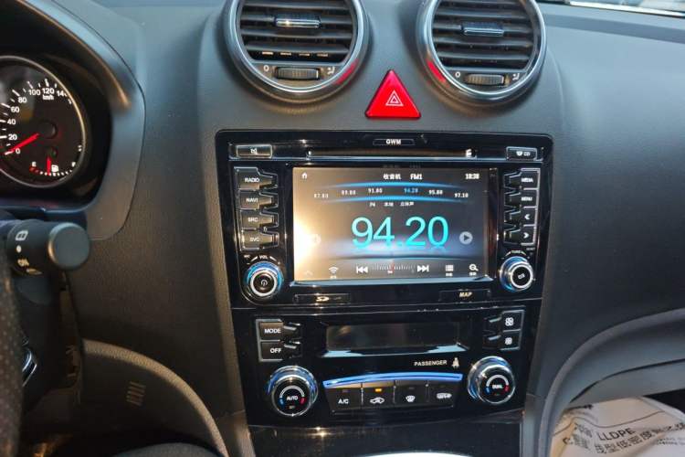 Used Haval H6 2013 Upgraded Model 1.5T Manual Two-Wheel Drive Elite Version Audio And AC Panel