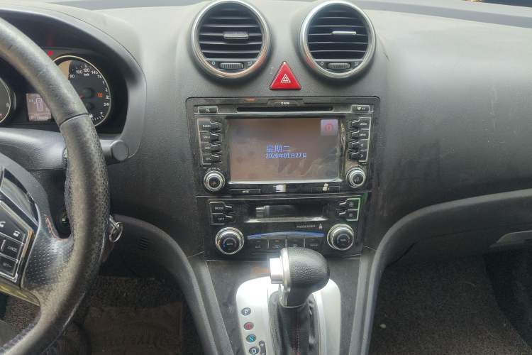 Used Haval H6 2013 Upgraded Model 2.4L Automatic Two-Wheel Drive Elite Version Audio And AC Panel
