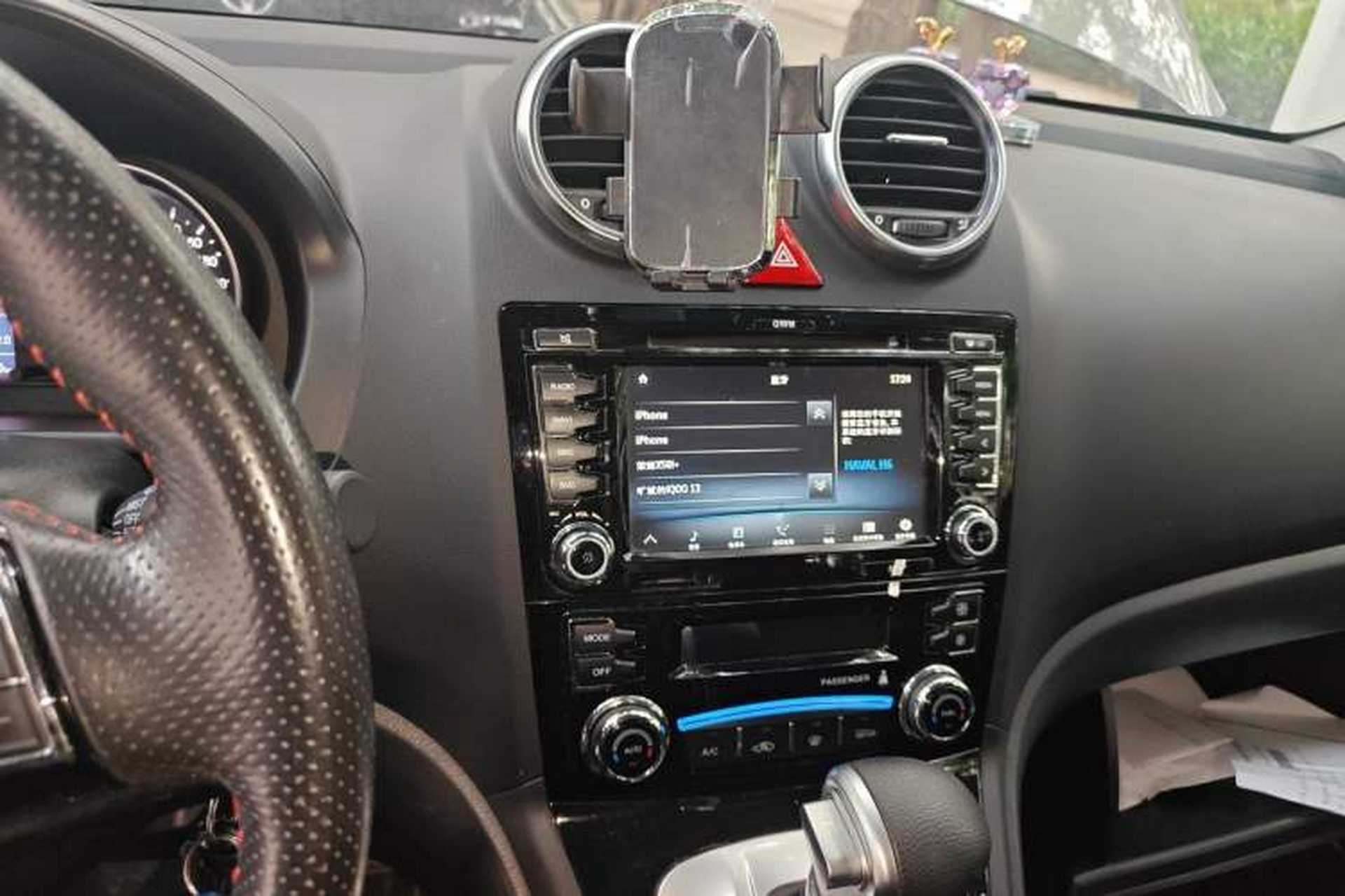 Used Haval H6 2013 Upgraded Model 2.4L Automatic Two-Wheel Drive Elite Version Audio And AC Panel
