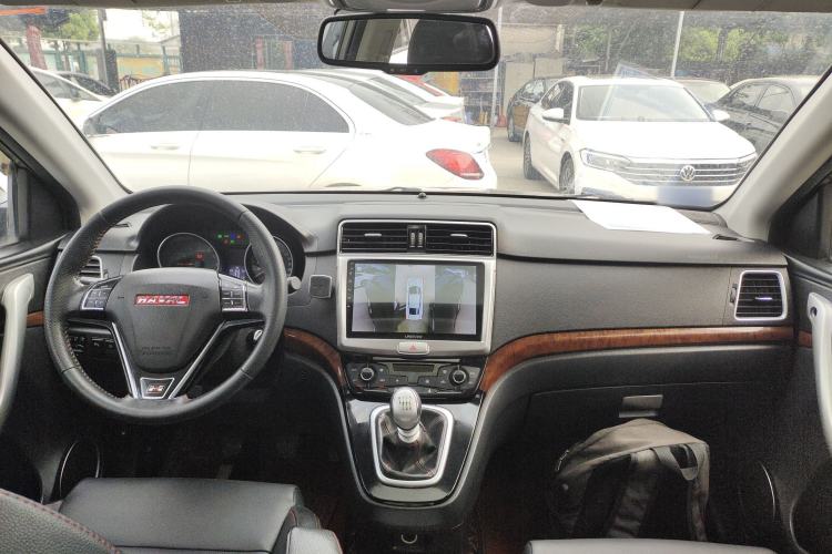 Used Haval H6 2013 Sport Edition 1.5T Manual Two-Wheel Drive Prestige Model Center Console