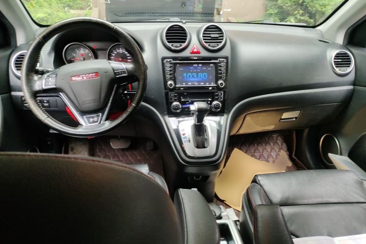 Used Haval H6 2013 Upgraded Model 2.4L Automatic Two-Wheel Drive Prestige Version Center Console