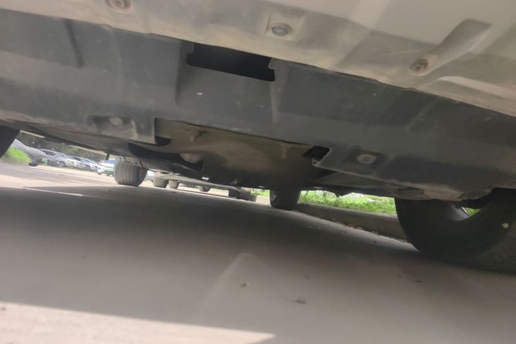 Used Haval H6 2013 Upgraded Model 2.4L Automatic Two-Wheel Drive Prestige Version Chassis Front