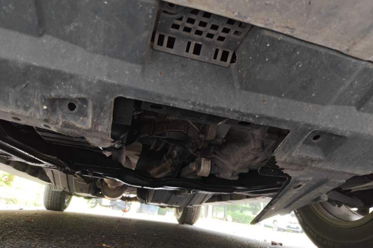 Used Haval H6 2013 Upgraded Model 1.5T Manual Two-Wheel Drive Elite Version Chassis Front