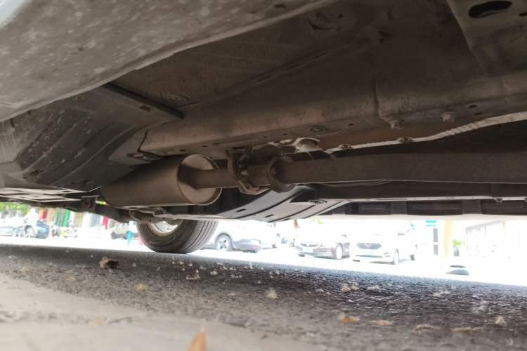 Used Haval H6 2013 Upgraded Model 1.5T Manual Two-Wheel Drive Elite Version Chassis Front Right