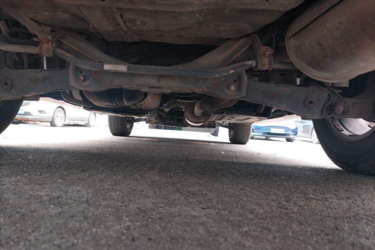 Used Haval H6 2013 Upgraded Model 2.4L Automatic Two-Wheel Drive Elite Version Chassis Rear