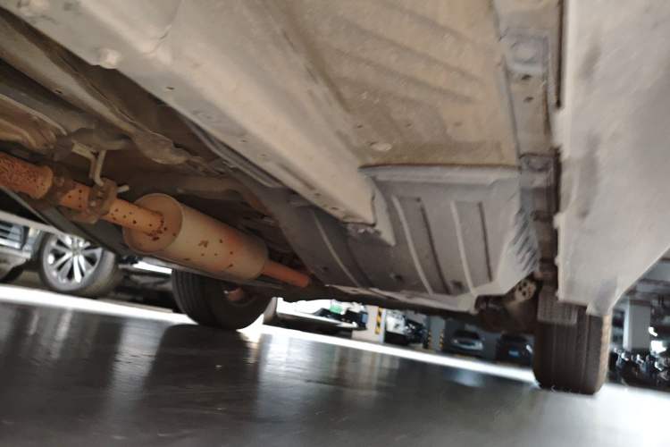 Used Haval H6 2013 Upgraded Model 1.5T Manual Two-Wheel Drive Elite Version Chassis Rear Left