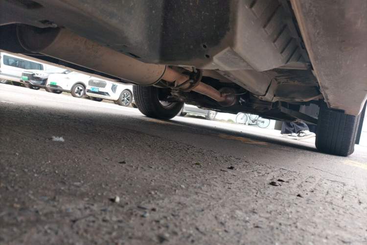 Used Haval H6 2013 Upgraded Model 2.4L Automatic Two-Wheel Drive Elite Version Chassis Rear Right